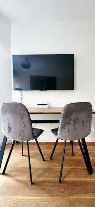 New & Serene 1-Bedroom Apart Near #Ladefenseparis #Parking&Fibre Suresnes Buitenkant foto