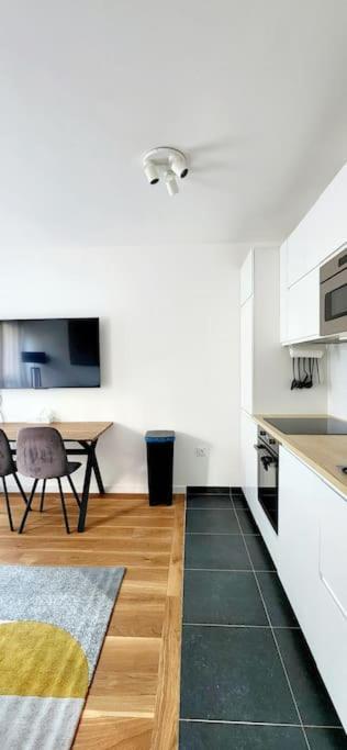 New & Serene 1-Bedroom Apart Near #Ladefenseparis #Parking&Fibre Suresnes Buitenkant foto