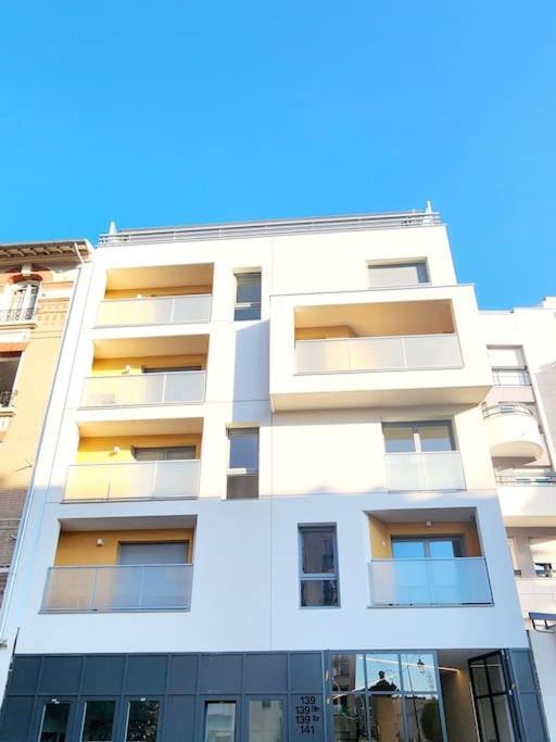 New & Serene 1-Bedroom Apart Near #Ladefenseparis #Parking&Fibre Suresnes Buitenkant foto